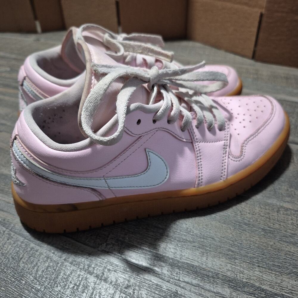 Nike Air Jordan 1 Low Sneaker Womens 8 Arctic Pink White Gum Soles DC0774-601